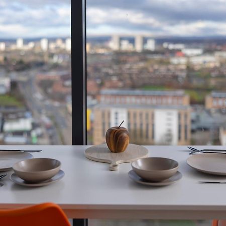 Quayside Penthouse 2 Bedroom Ensuite Near Media City & Manchester United 외부 사진