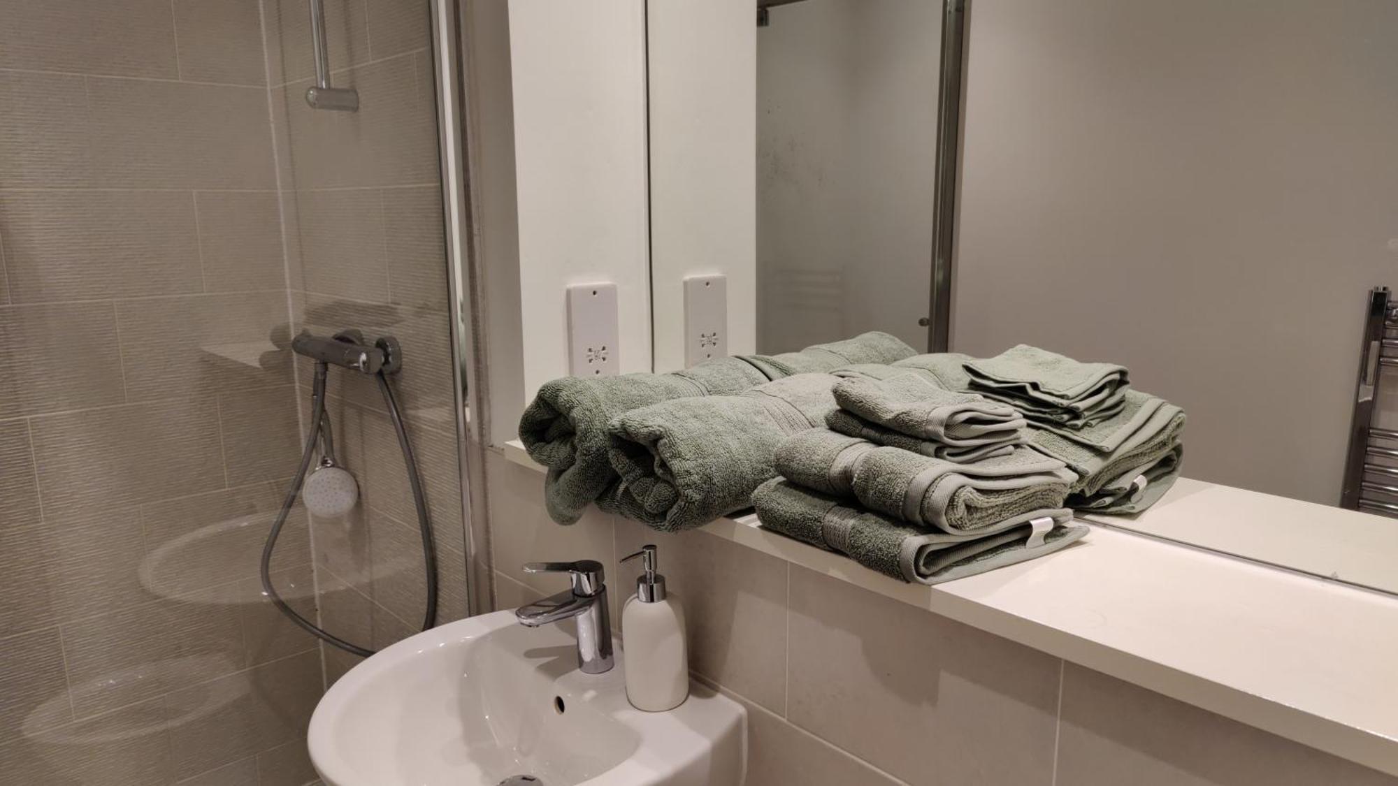 Quayside Penthouse 2 Bedroom Ensuite Near Media City & Manchester United 외부 사진