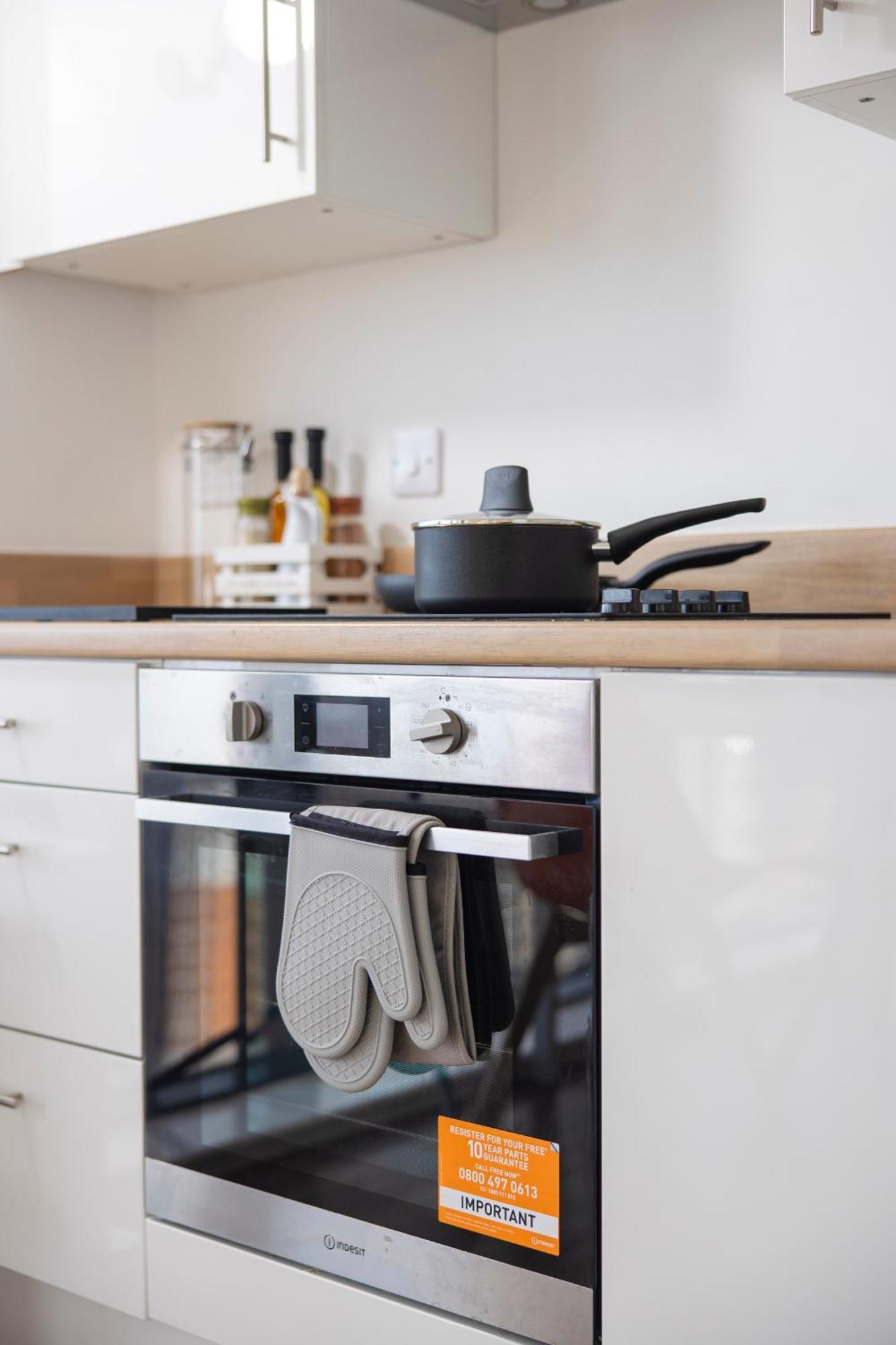 Quayside Penthouse 2 Bedroom Ensuite Near Media City & Manchester United 외부 사진